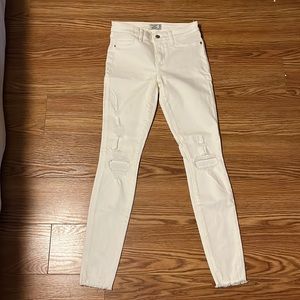Abercrombie & Fitch White Jeans, size 0R, low rise super skinny, never worn!